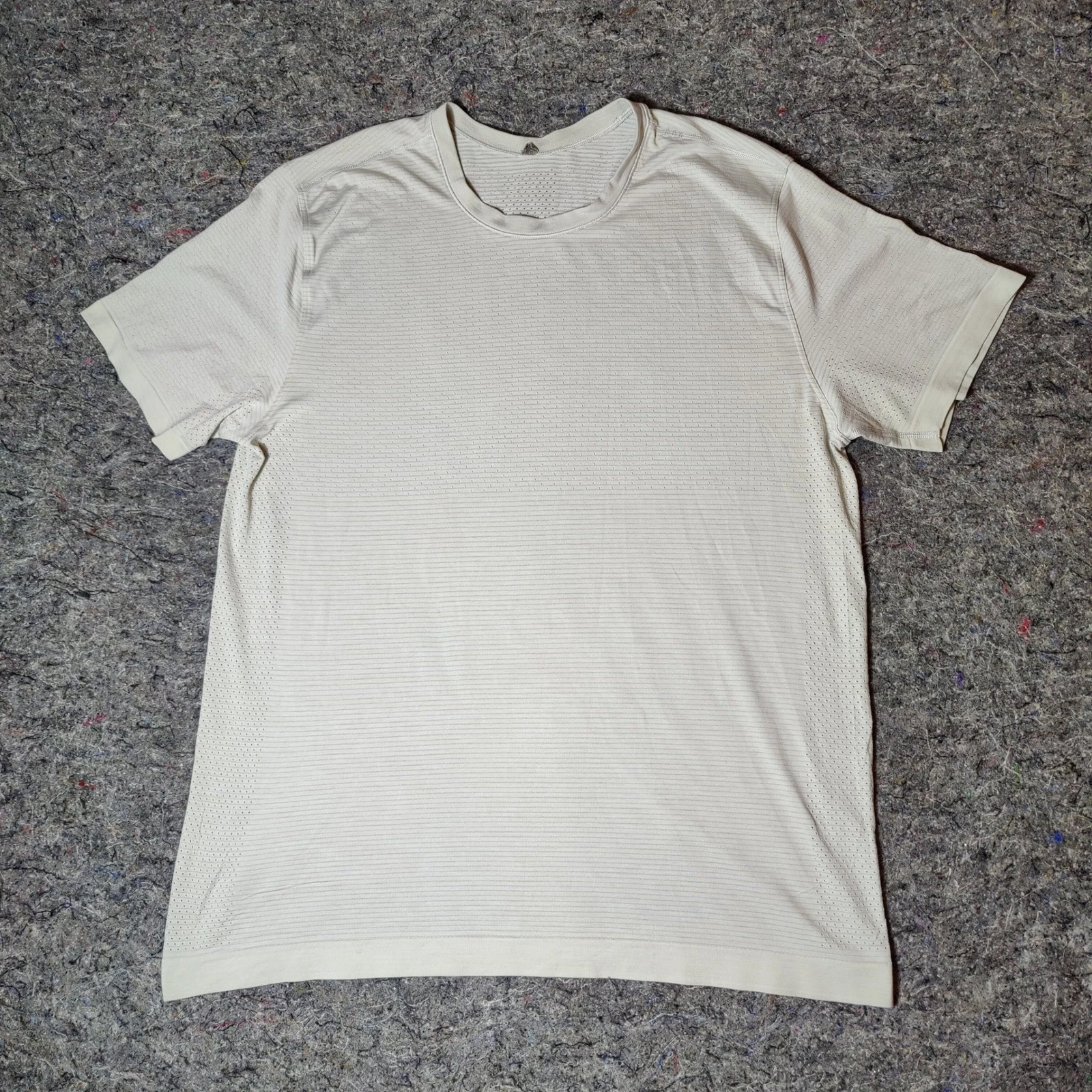 Lululemon Metal Vent Tech SS Shirt Mens Cream Mesh Breathable Training Tee