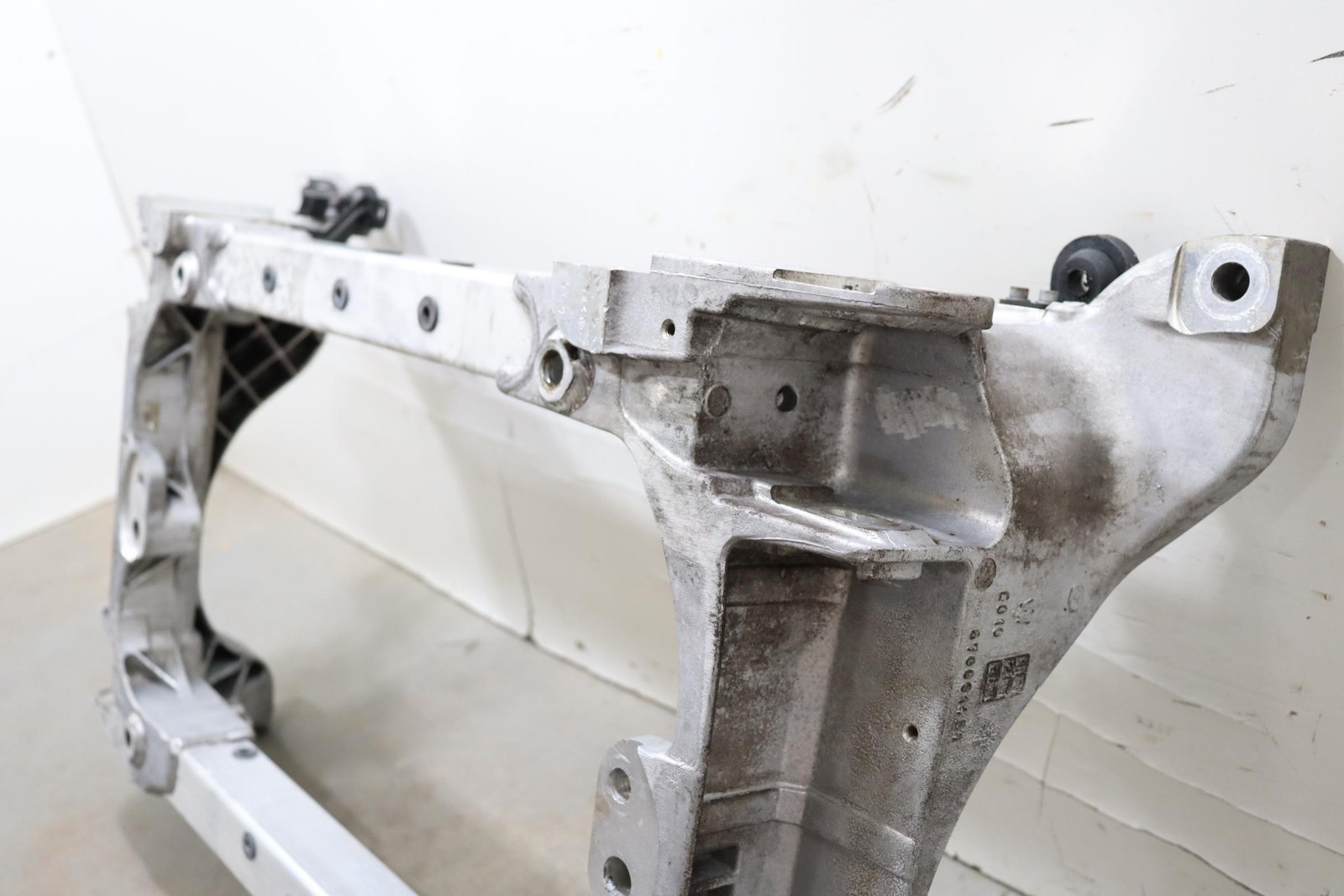 2017 - 2024 MASERATI QUATTROPORTE FRONT SUBFRAME UNDERCARRIAGE CROSSMEMBER OEM