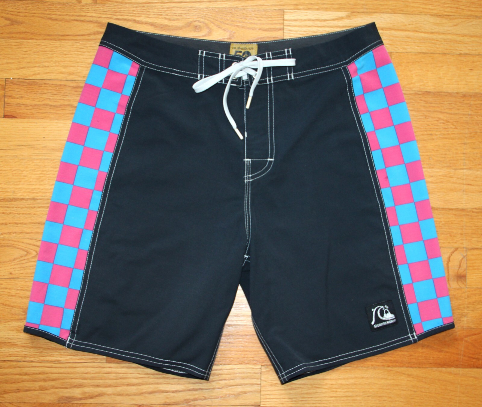 QUICKSILVER 50 YRS. OF BOARD SHORTS RETRO BOARD SHORTS / TRUNKS