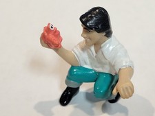 Figurine PVC vintage Disney La Petite Sirène Prince Eric tenant Sébastien 2"