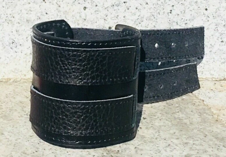 Cuir Manchette Poignet Support Bras Protecteur Bracelet Biker Métal Punk Rocher - Photo 1/1