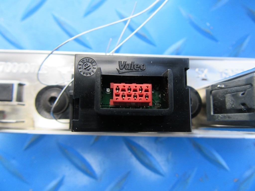 Maserati Quattroporte display screen left control knob #5635