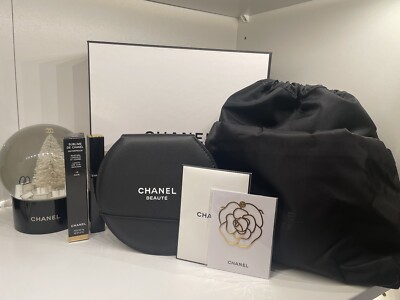 Chanel Large Beaute Cosmetic Make Up Bag, Travel Mirror