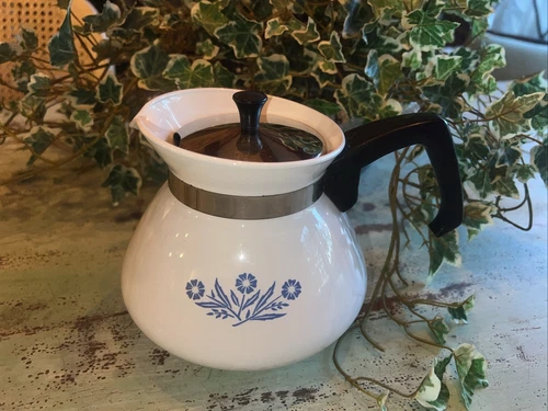 Vintage Corning Ware Blue Cornflower 6 Cup Tea Pot with Lid