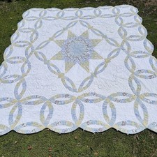 VTG Double Wedding Ring Center Star Cottage Quilt Scallop Edge 86x100 FLAWS