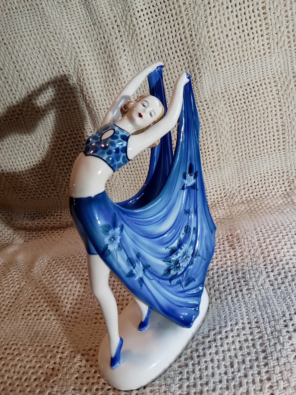 De colección. Bailarina de cerámica de Japón Fig. Top y zapatos W A azul lunares Dolt. H.P.