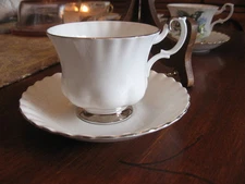 #X82 CUP SAUCER ROYAL ALBERT BONE CHINA ENGLAND CHANTILLY