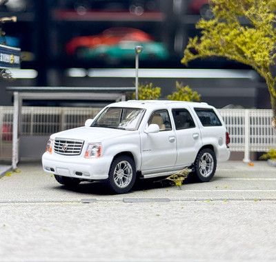 ED Masdi 1:64 White 2005 Escalade Full Size SUV Sport Model Diecast Collect Car