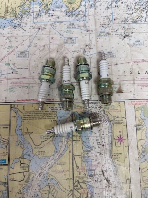 NGK pack of 5 #B5HS Spark Plug.