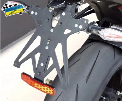 Kennzeichenhalter verstellbar + Licht LIGHTECH KTARBM111 BMW M 1000 R / 1000 RR 2021-2024