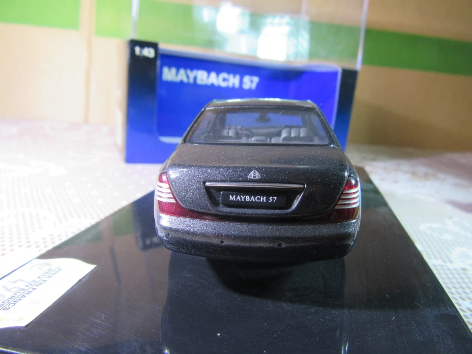697Y AutoArt 56163 Maybach 57 SWB 2005 Grigio Metallizzato 1:43 + Scatola - Immagine 4 di 4