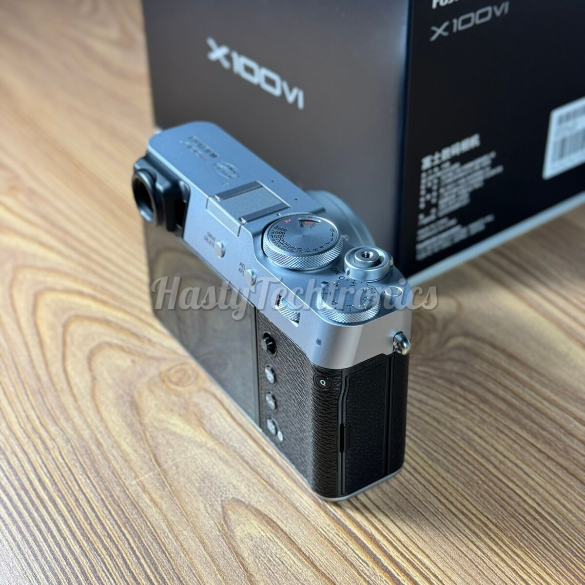 Fujifilm X100VI 40.2 Megapixel Digital Camera Silver Argent Fujifilm X100VI 40.2 Megapixel Digital Camera Silver Argent