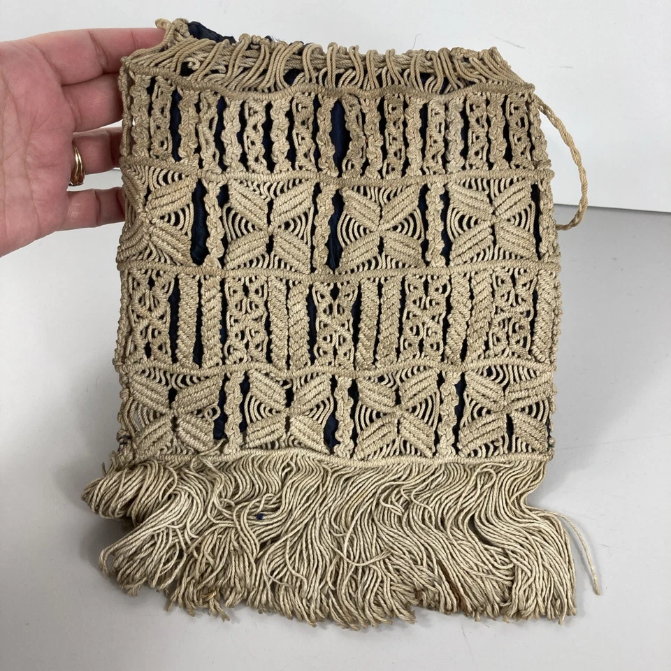 Antiguo bolso de mano con cordón de macramé azul forrado de seda flecos cuerda anudada Foto 4 de 4