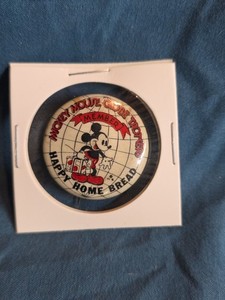MICKEY MOUSE GLOBETROTTER PINBACK... " I EAT PETER PAN BREAD"