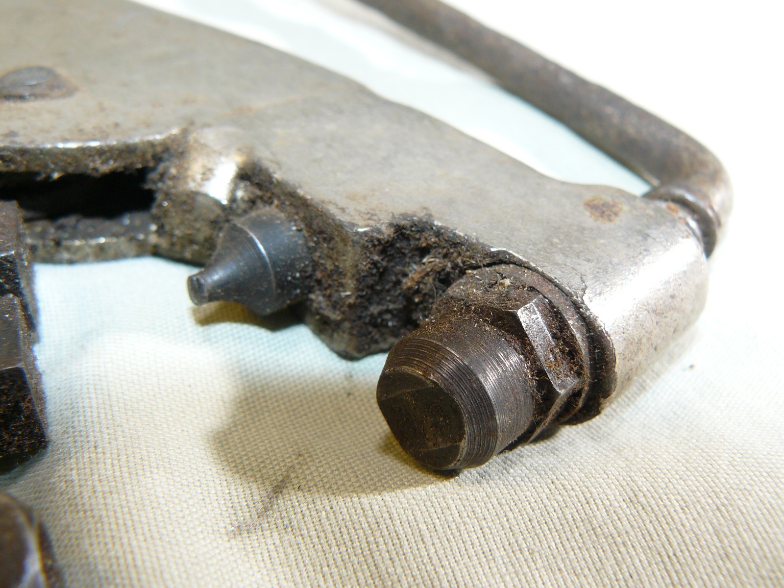 Vintage Chainsaw Chain Break Rivet Spinning Pliers