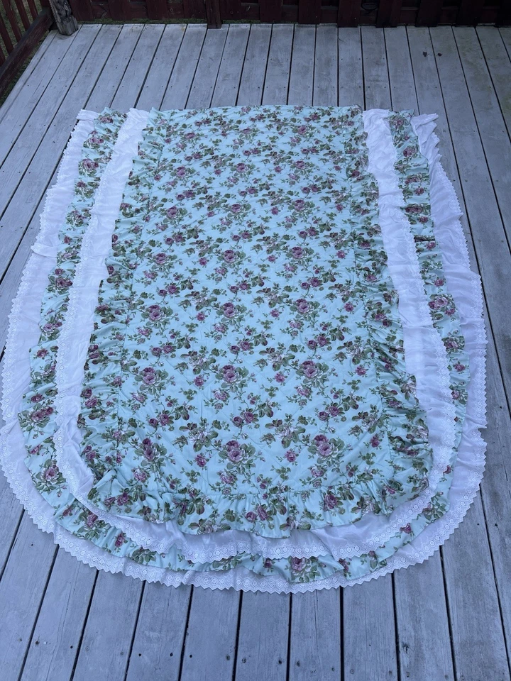 Girls TWIN QuiltedBedspread Pastel Green Cottage Floral White Eyelet Lace Tiers - Image 2 of 4