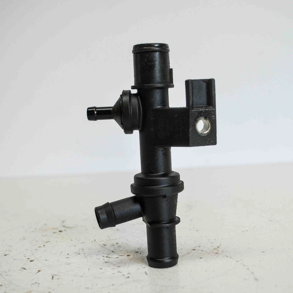 VW GOLF VI Variant AJ5 Otras piezas del compartimento del motor 03C103175G 1.4 gasolina 90kw 3791690 - Imagen 2 de 3