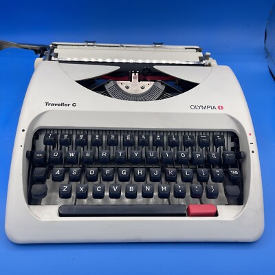 Vintage Olympia Traveller C Typewriter 1990's With Hard Case