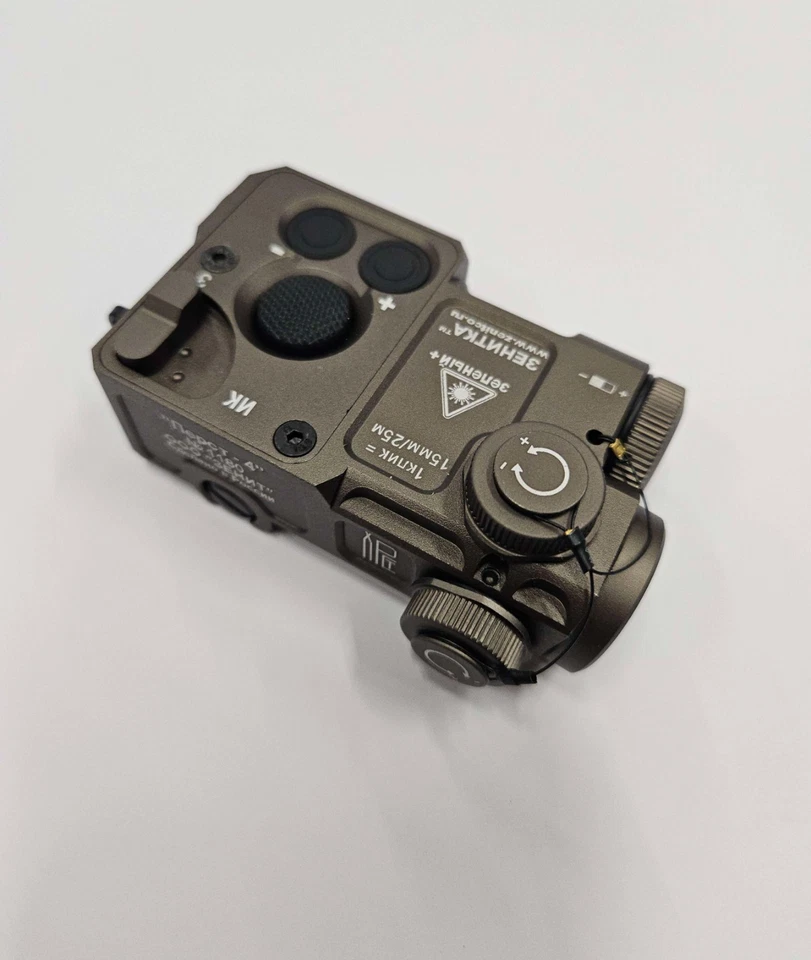 Láser Sotac Perst-4 verde vis/IR en maceta bronceada y totalmente resistente a la intemperie Foto 2 de 4