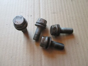 4x Schrauben M14 x1,5 L 38 Bremssattel  vorne VW  Audi Seat Skoda D 288 und 312