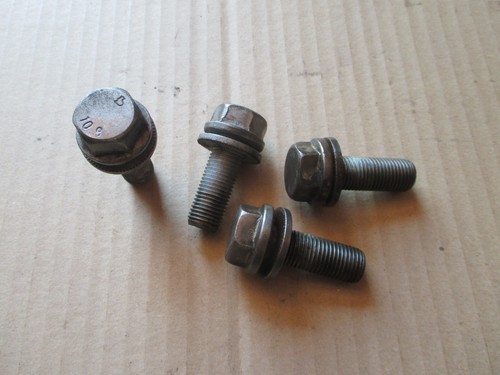4x Schrauben M14 x1,5 L 38 Bremssattel  vorne VW  Audi Seat Skoda D 288 und 312