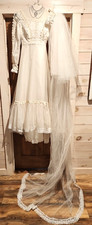 Vintage Wedding Dress 70s Size M Sweep Train Lace Chapel Veil Prairie Petite