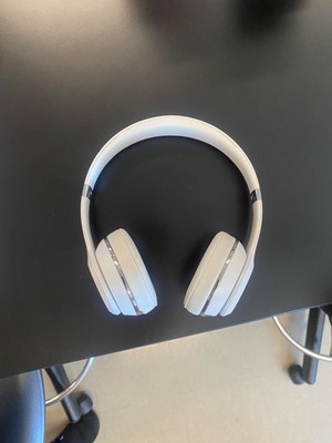 Beats by Dr. Dre Solo3 Wireless Over the Ear Headphones - Silver