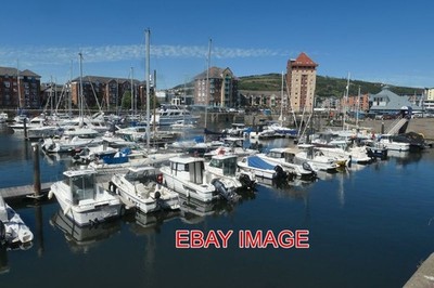 PHOTO  2022. SWANSEA DOCKLAND
