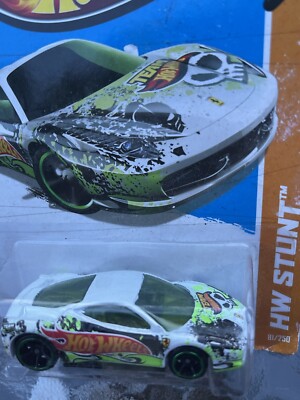 🆕Hot Wheels 2013 HW STUNT✨81/250 ✨Ferrari 458 Challenge✨White