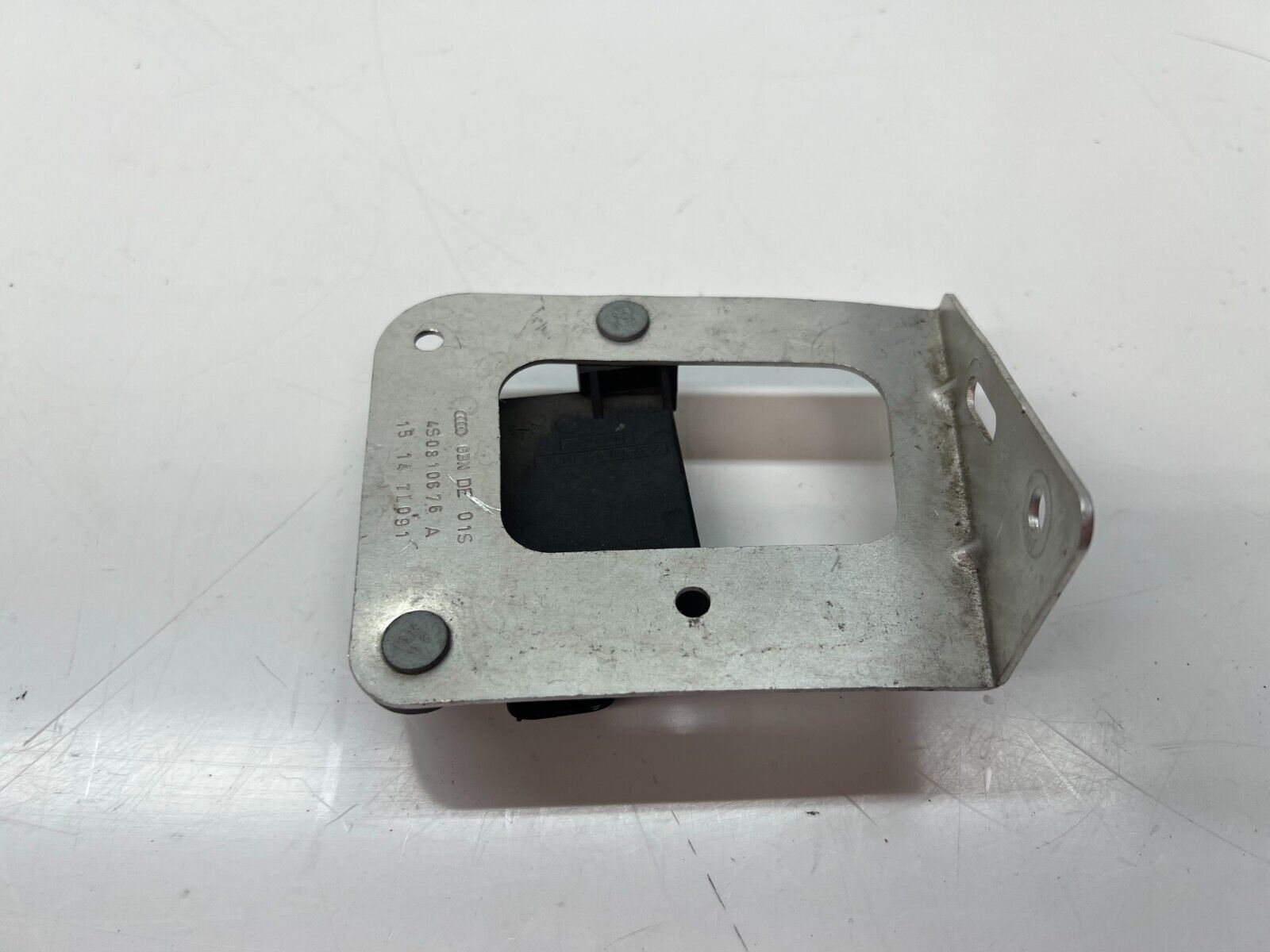 LAMBORGHINI HURACAN RIGHT RH TIRE PRESSURE SENSOR ANTENNA BRACKET OEM 7PP907283