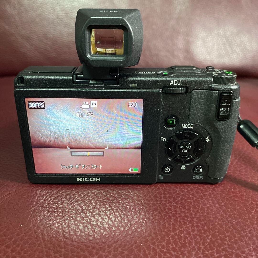 Appareil photo numérique compact RICOH GR Digital II 10MP testé presque comme