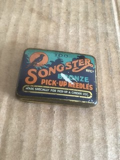 Songster Bronze Pick Up Needles with some content in Original Tin