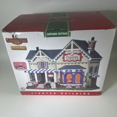 Lemax Coventry Cove 2010 Cupcake Cottage Lighted Christmas Village *READ* B33