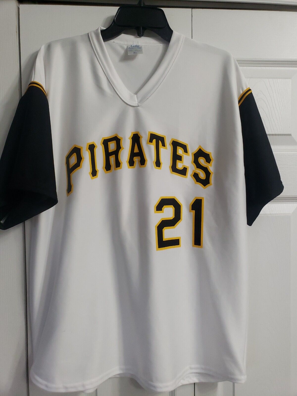 Baseball Jersey worn by Pittsburgh Pirate Roberto Clemente