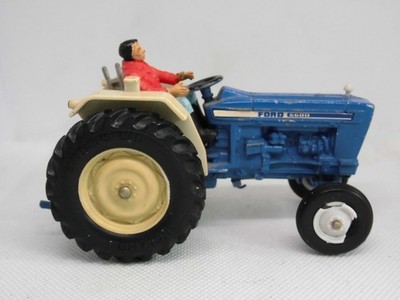oBo- Britains Ldt - Ford 6600 Traktor mit Fahrer