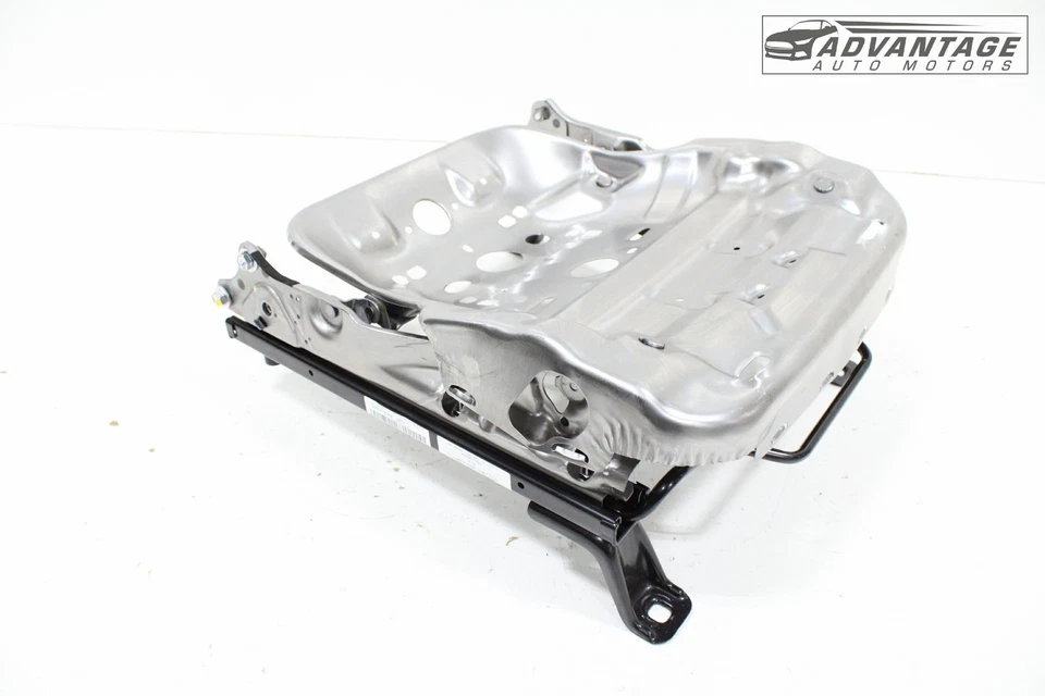 MITSUBISHI MIRAGE 2014-2024 ASIENTO DELANTERO IZQUIERDO LADO DEL CONDUCTOR MARCO DE PISTA INFERIOR OEM Foto 2 de 4