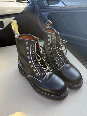 Dr. Martens 1460 Stud Boots Black Rolled Vintage Leather Size US 7 Men s