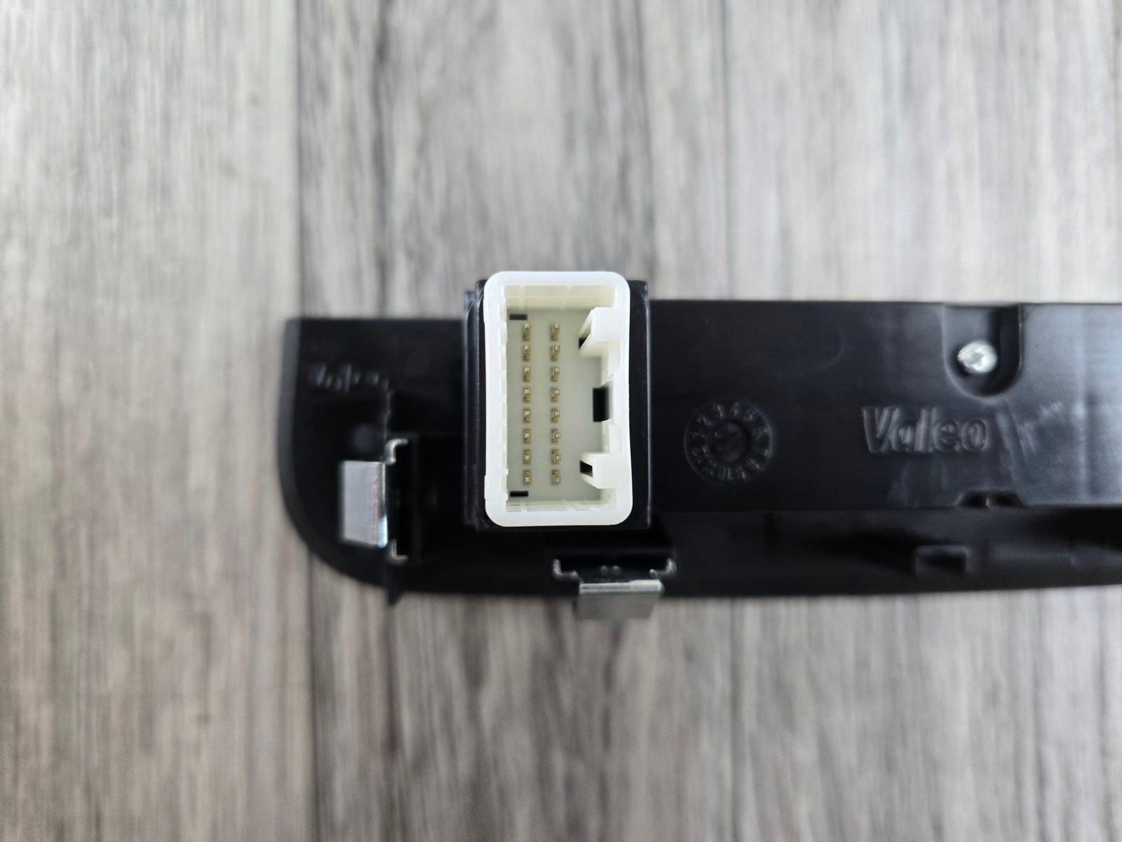 MASERATI GHIBLI 2014-2023 REAR HEATED SUNSHADE ROLLER BLIND SWITCH 670019547