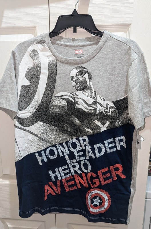 NWT,Marvel, Captain America/ Sam Wilson " Honor, Leader, Hero, Avenger"-Men's M