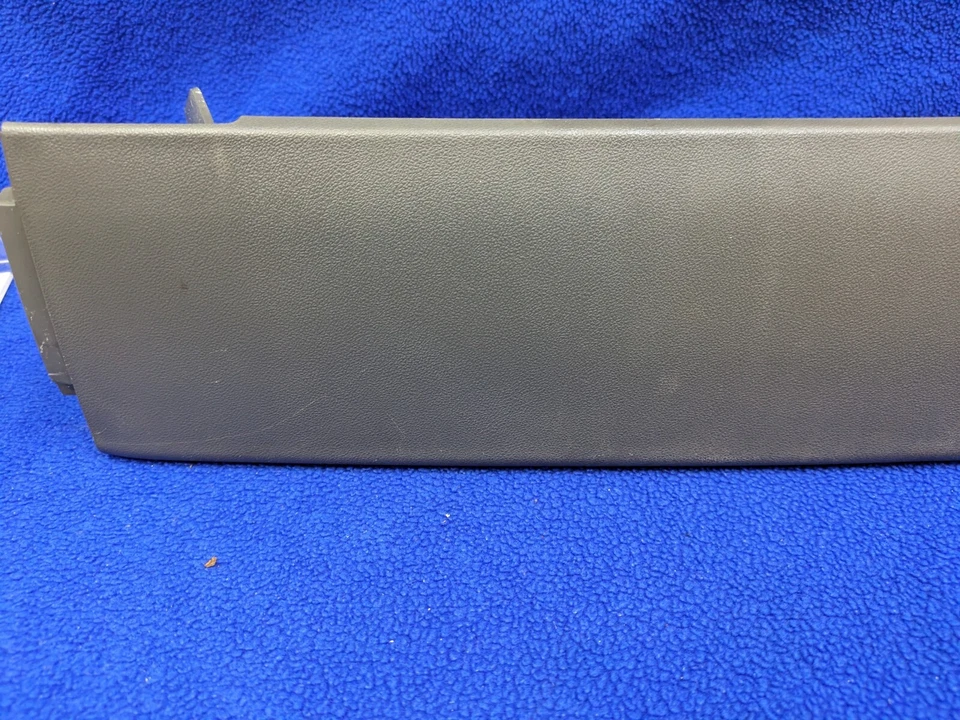 gris gris 71868-60020-C0 Toyota OEM genuino ESCUDO, ASIENTO DELANTERO conductor izquierdo Foto 2 de 4