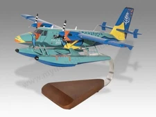 De Havilland DHC-6-300 Twin Otter Four Seasons Resort Desk Wood Small 1/72