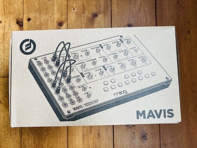 Moog Mavis   semimodularer Analog-Synthesizer