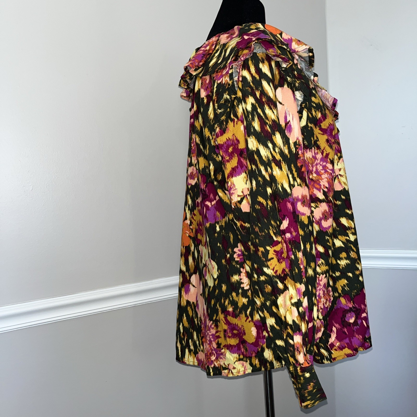 NEW Terra & Sky Top Women 1X 16W-18W Multicolor Long Sleeve Button Ruffle Blouse