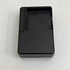 Original RICOH BJ-7 Battery Charger for DB-70 BP-DC6 Caplio R7 R8 Ricoh CX2 CX1