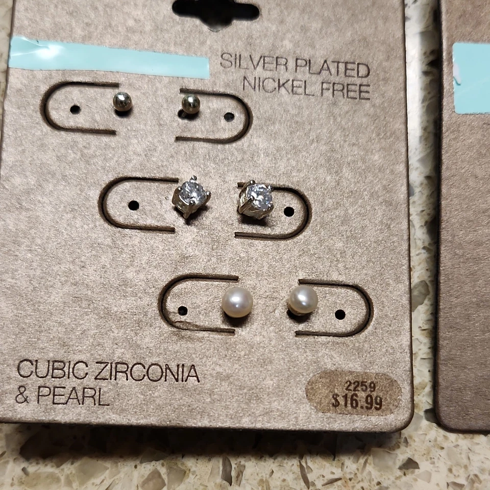 4 pares de pendientes colgantes plateados de circonita cúbica marca Target perla Foto 2 de 4