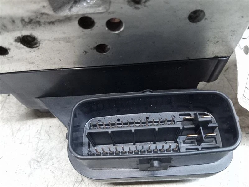 Used ABS Modulator fits: 2008 Subaru Tribeca Modulator Assembly vehicle dynamic Foto 2 de 4