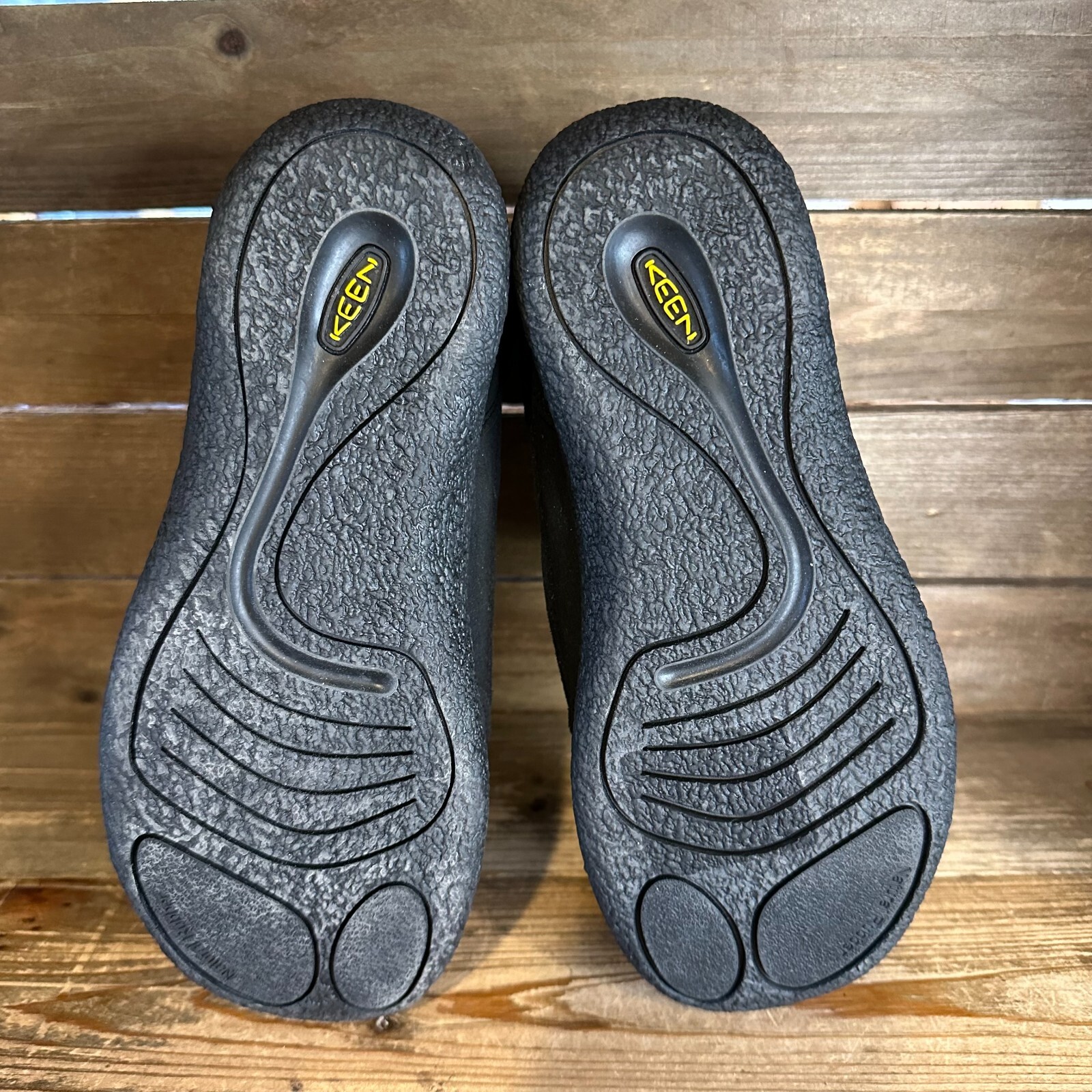 Stivaletti da neve invernali foderati neri pieghevoli Keen Howser nuovi da donna taglia 7 M