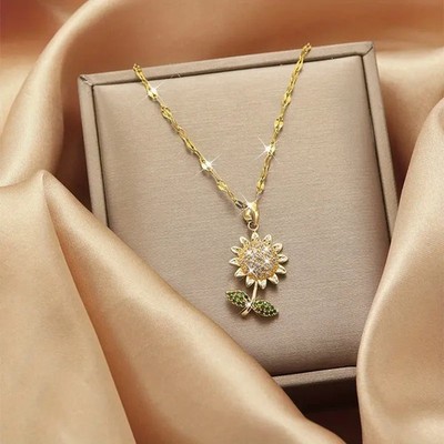 Elegant Sunflower Pendant Necklace Sparkling Golden New Gift Unique Women Charm