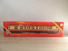 Hornby R928 BR Composite Coach 15210 Blood & Custard OO Gauge