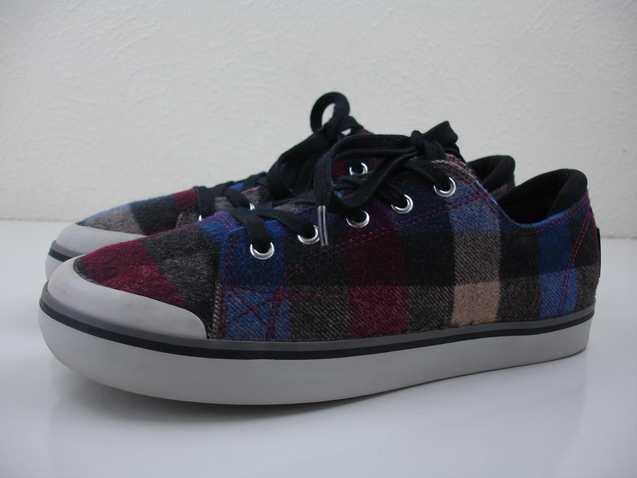 Scarpe sneakers donna tg 9 M Keen Elsa III vulcanizzate lana a quadri 1022043 nere